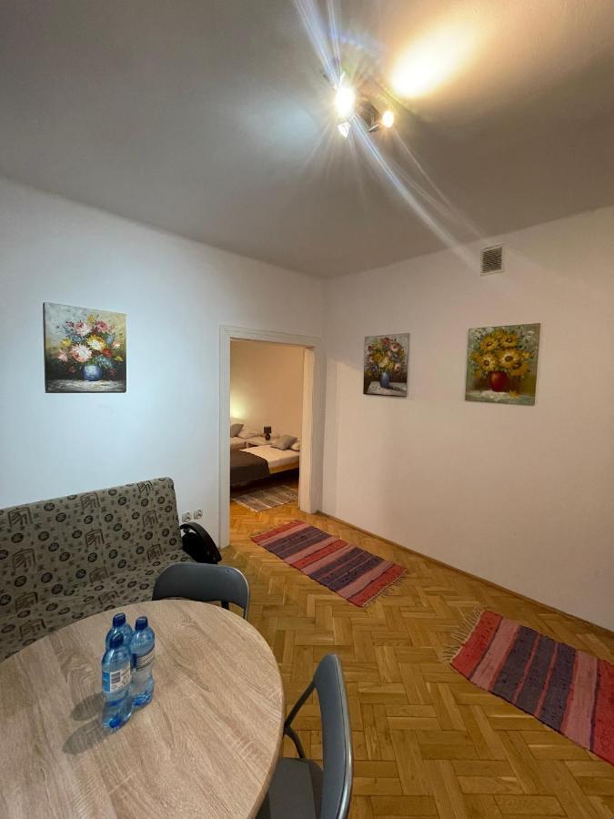 Apartamenty 650 Metrow Od Dworca Přemyšl Exteriér fotografie