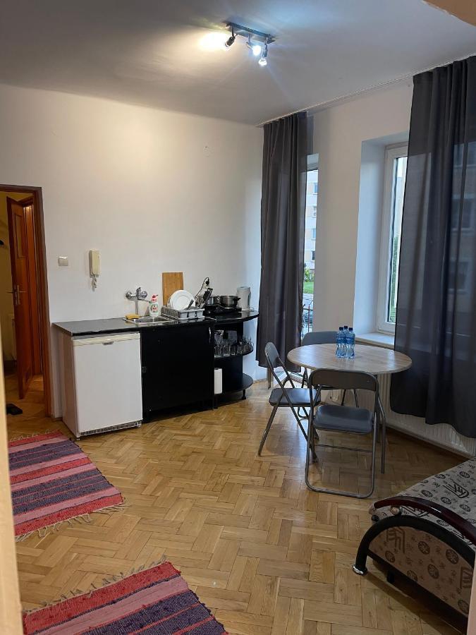 Apartamenty 650 Metrow Od Dworca Přemyšl Exteriér fotografie